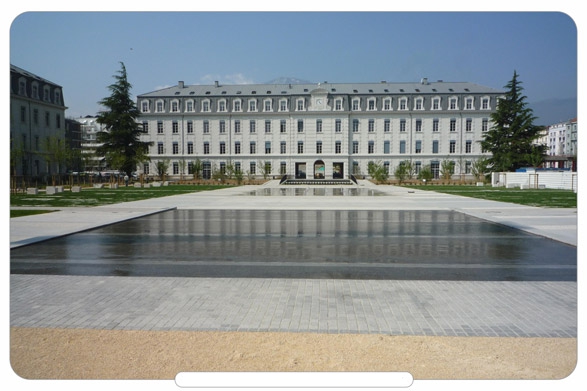 França - Esplanada Alain Le Ray - Grenoble